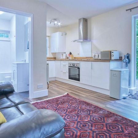 Croft Court - 1 Bedroom Apartment - Tenby Eksteriør billede