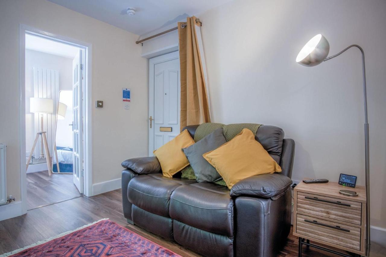 Croft Court - 1 Bedroom Apartment - Tenby Eksteriør billede