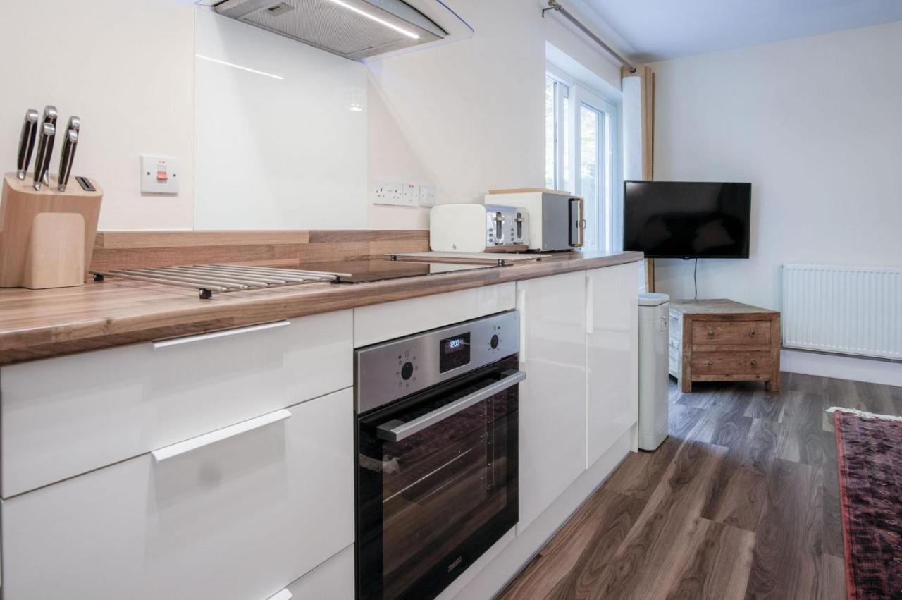 Croft Court - 1 Bedroom Apartment - Tenby Eksteriør billede
